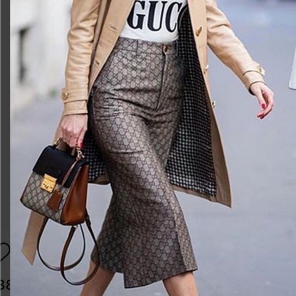 Gucci Padlock GG Supreme Convertible backpack/ crossbody. - Picture 14 of 15